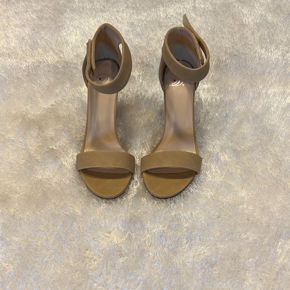 D Shoes